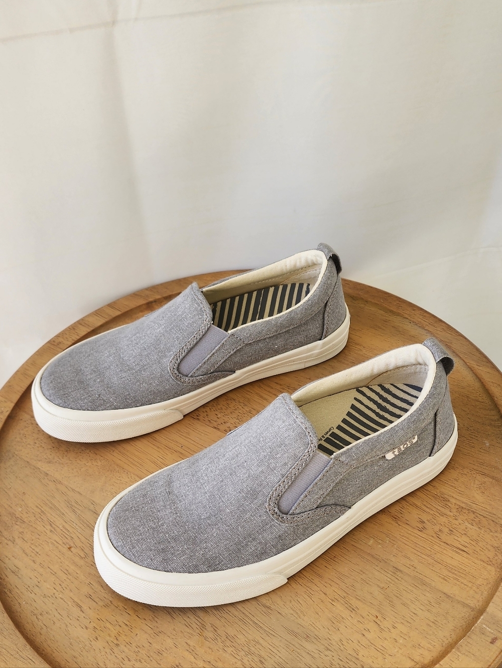 Taos Womens Gray Slip-On Casual Sneakers